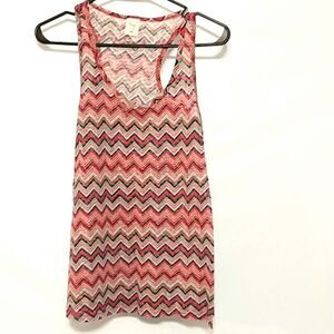 Hering geometric razor back tank Medium